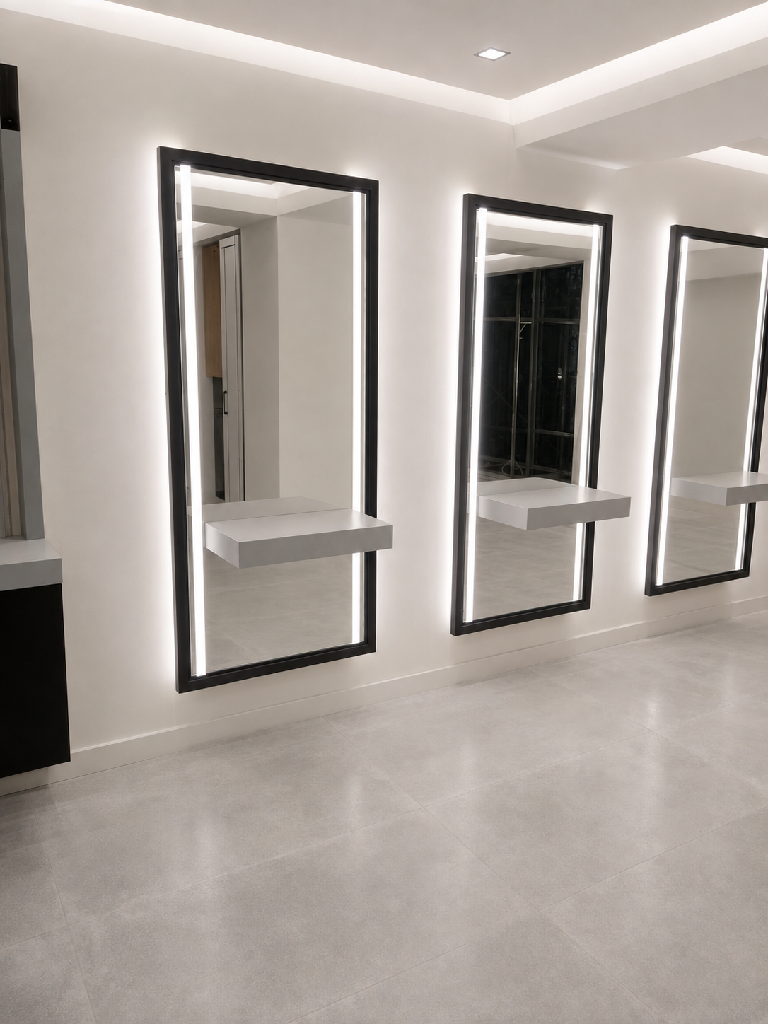 LED çerçeveli aynalar ve tezgah sistemi